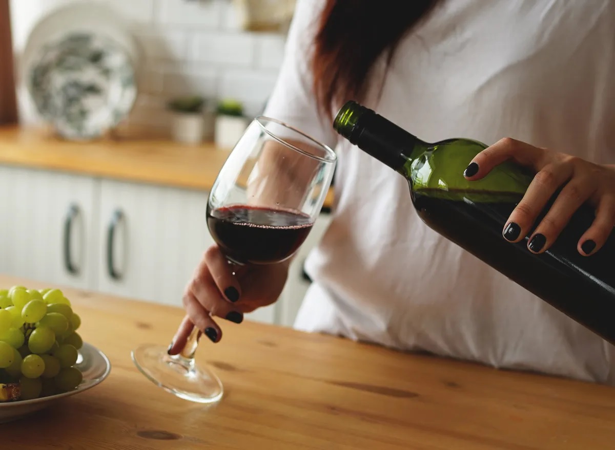 How-Long-Does-A-Bottle-Of-Wine-Last-After-Opening how-long-does-a-bottle-of-wine-last-after-opening