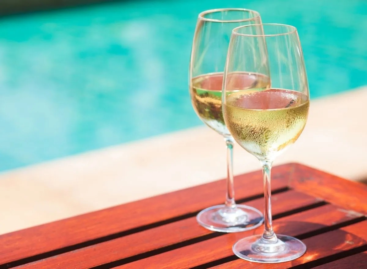 How-Many-Servings-Are-In-A-Bottle-Of-Wine how-many-servings-are-in-a-bottle-of-wine