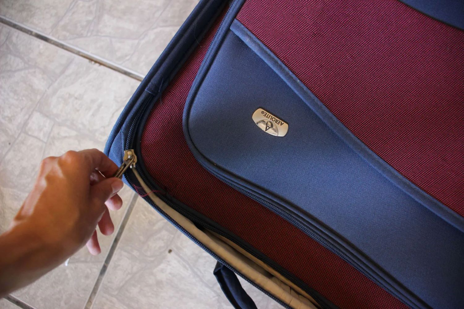 How-To-Get-Smoke-Smell-Out-Of-Suitcase how-to-get-smoke-smell-out-of-suitcase