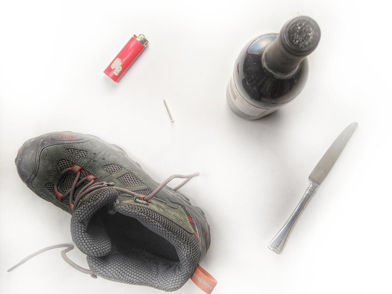 How-To-Open-A-Wine-Bottle-With-A-Shoe how-to-open-a-wine-bottle-with-a-shoe