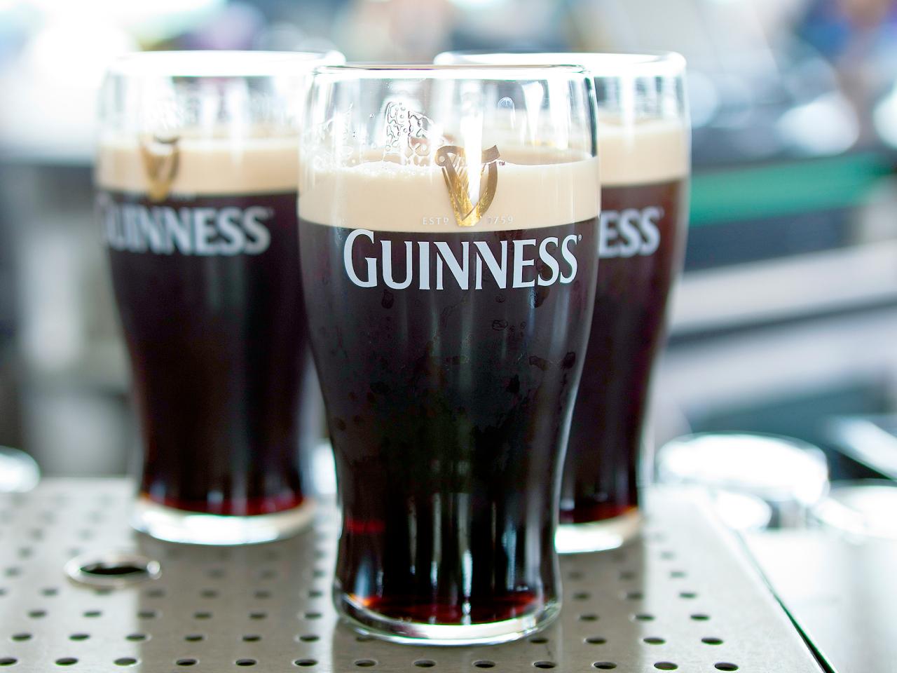 How-To-Pour-A-Guinness-Bottle how-to-pour-a-guinness-bottle