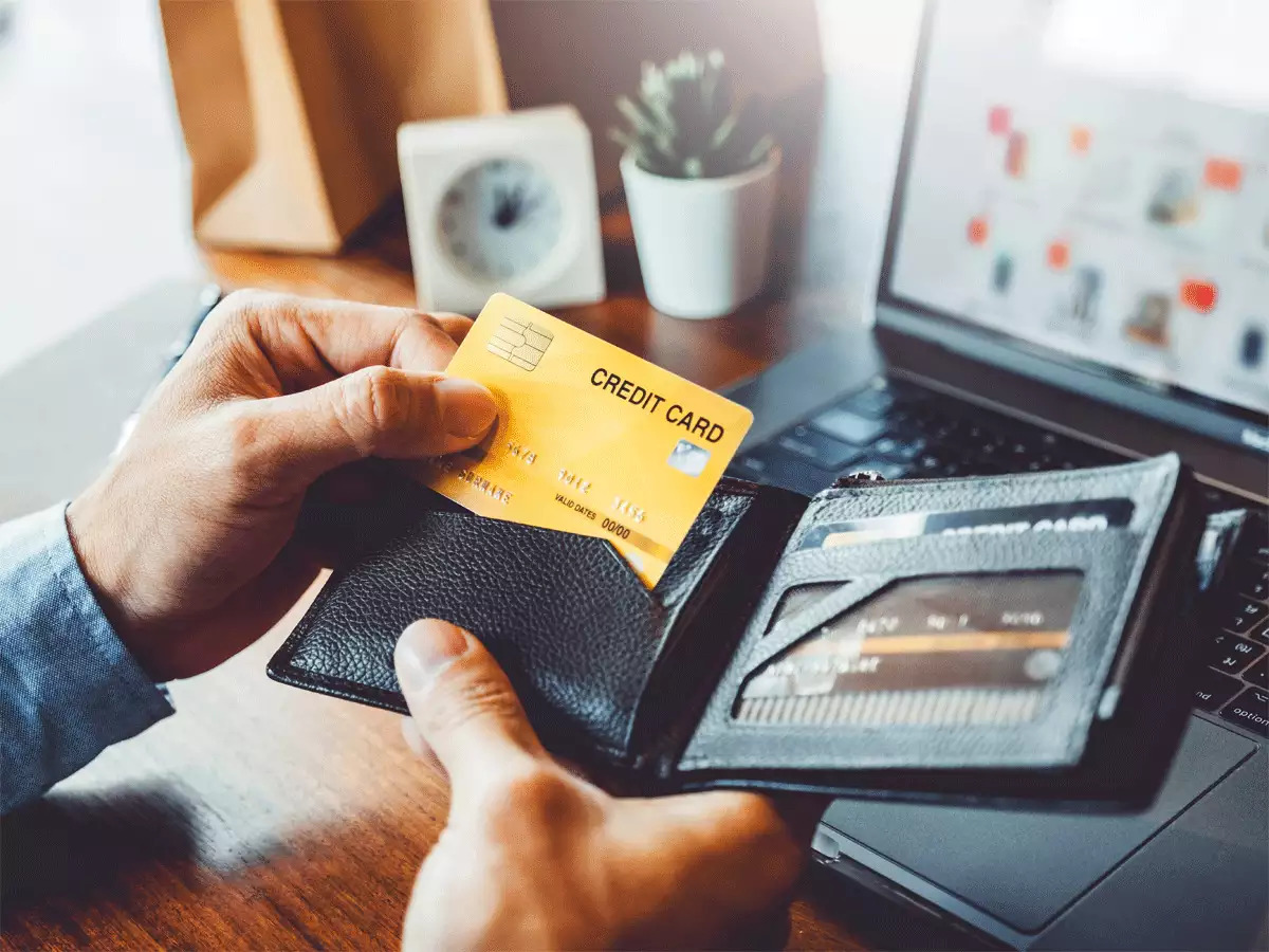 How-To-Protect-Your-Credit-Cards-In-Your-Wallet how-to-protect-your-credit-cards-in-your-wallet