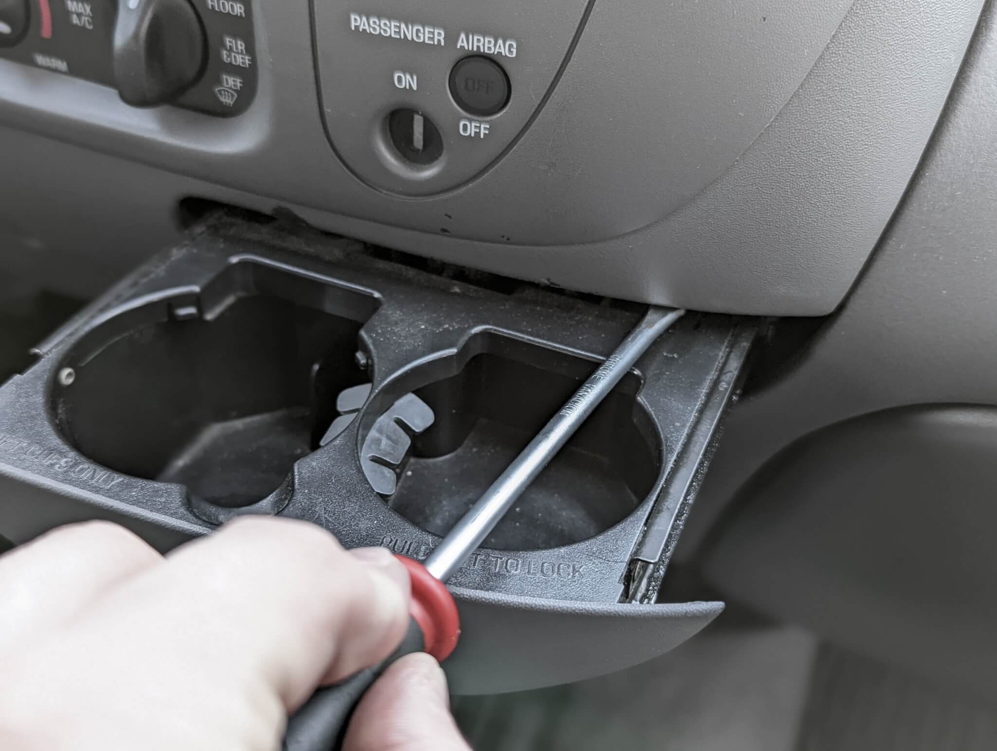 How-To-Take-Out-Cup-Holder-06-Ford-F35T how-to-take-out-cup-holder-06-ford-f35t