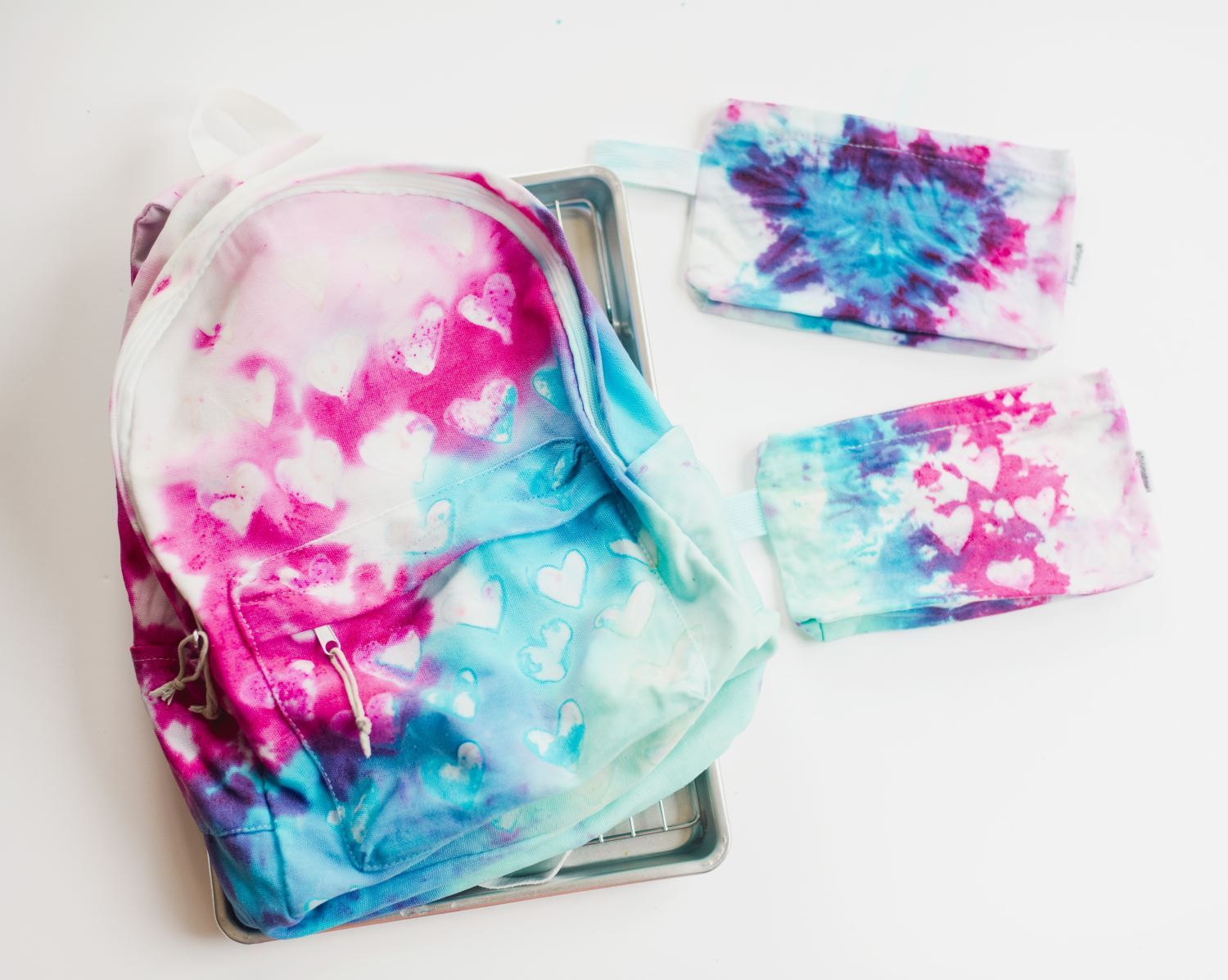 how-to-tie-dye-a-backpack