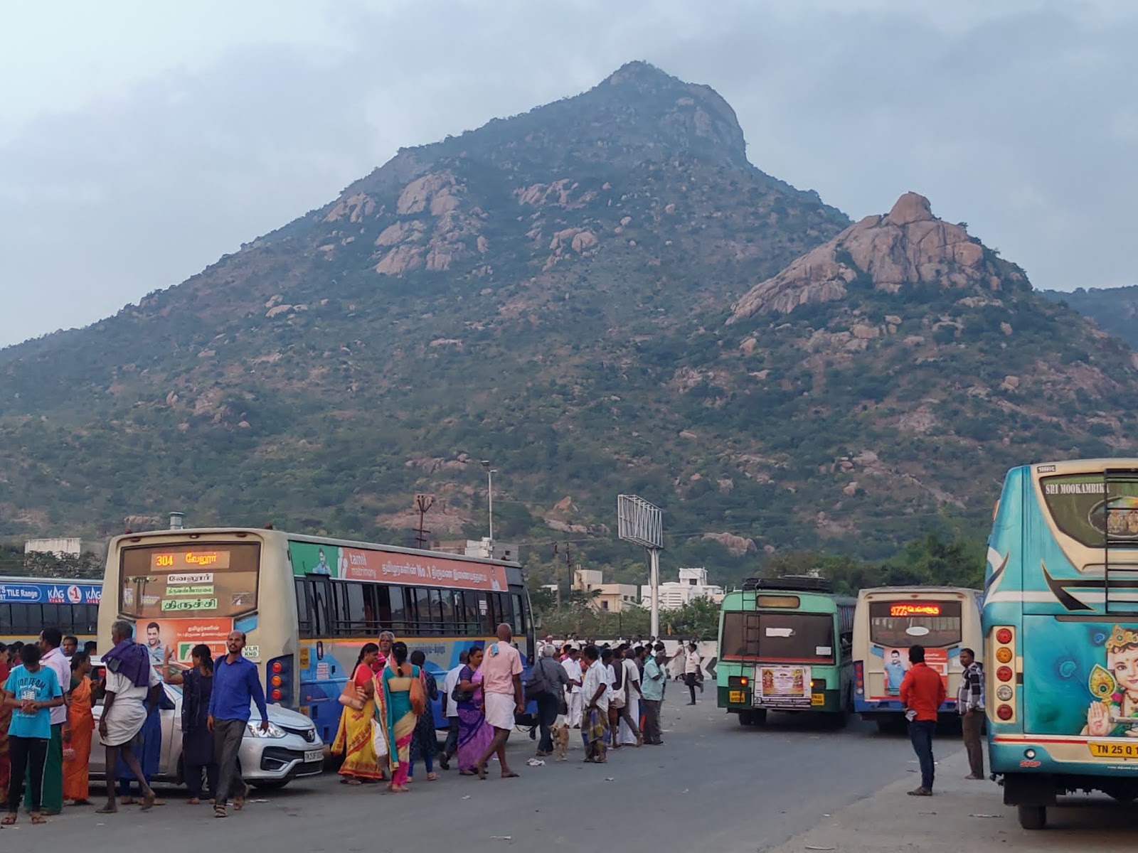 how-to-visit-the-tiruvannamalai-making-the-girivalam