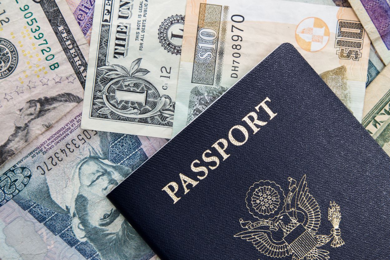 Making-Money-While-Traveling-10-Proven-Ways making-money-while-traveling-10-proven-ways