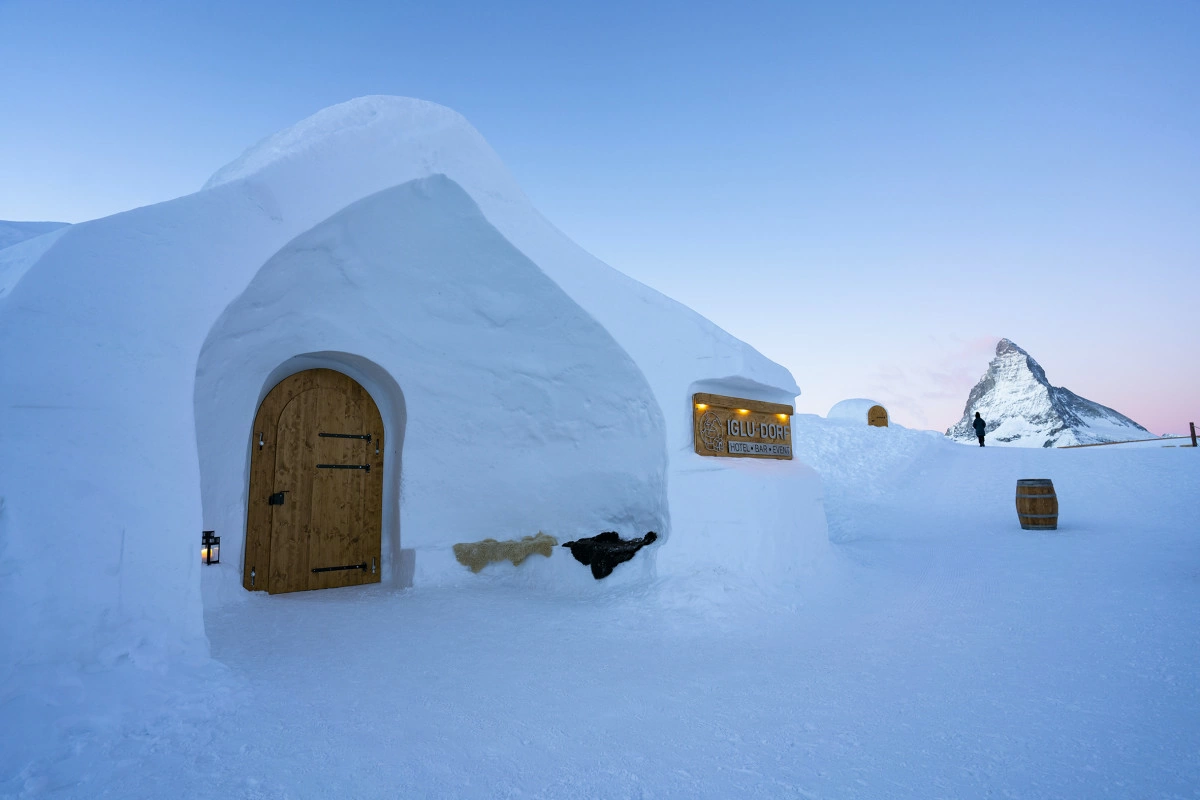 Sleeping-In-An-Igloo-Under-The-Matterhorn8230-In-Zermatt-Switzerland sleeping-in-an-igloo-under-the-matterhorn-in-zermatt-switzerland