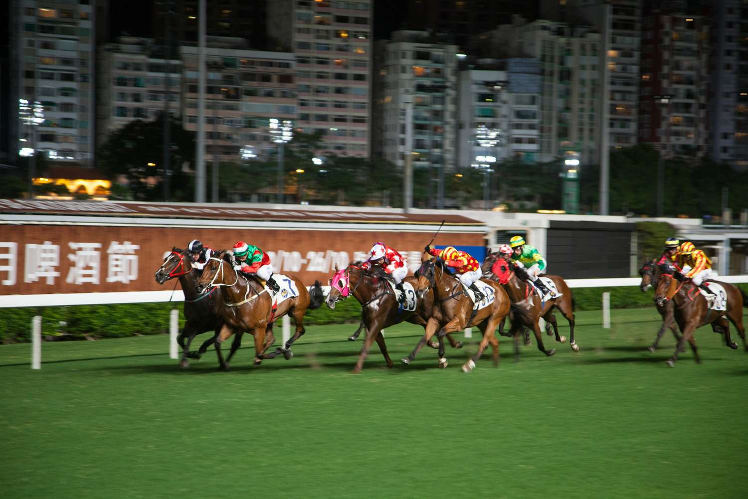Stepping-Out-In-Hong-Kong-A-Night-At-The-Horse-Races stepping-out-in-hong-kong-a-night-at-the-horse-races