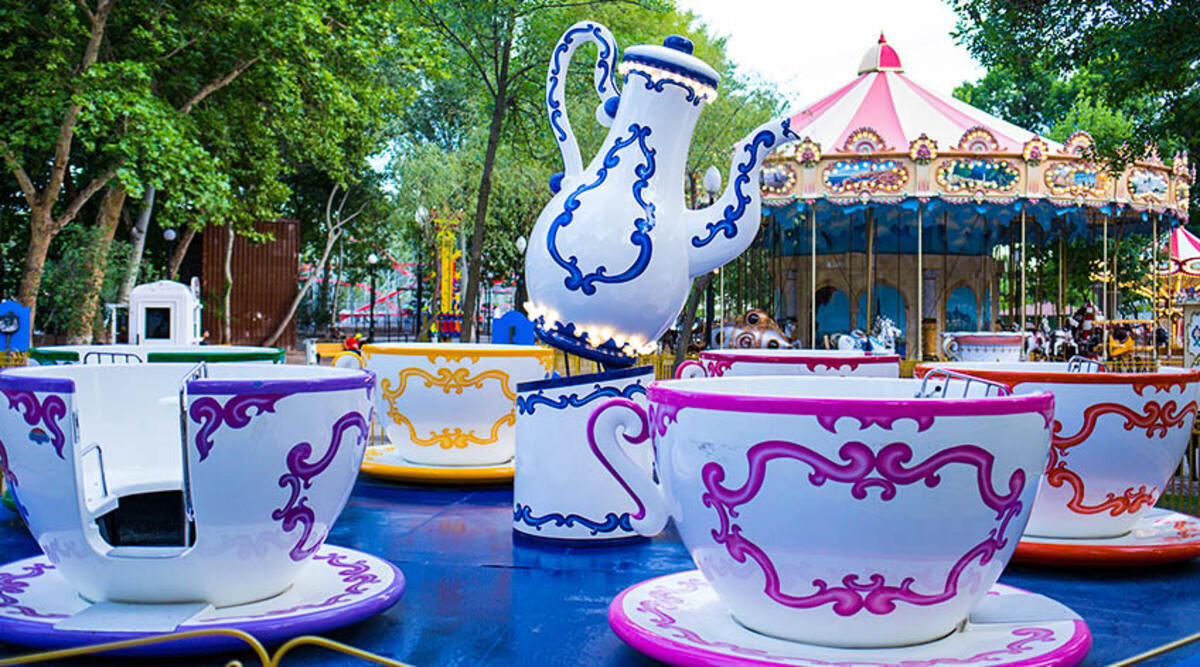 The-Fun-Fair-In-Mirzo-Ulugbek-Park-Alice-Allan the-fun-fair-in-mirzo-ulugbek-park-alice-allan
