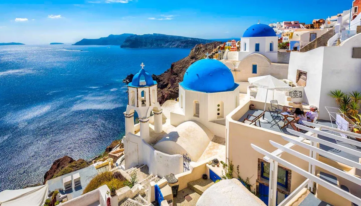 5 Astonishing Greece Travel Guides That You Must Read Before Your Trip