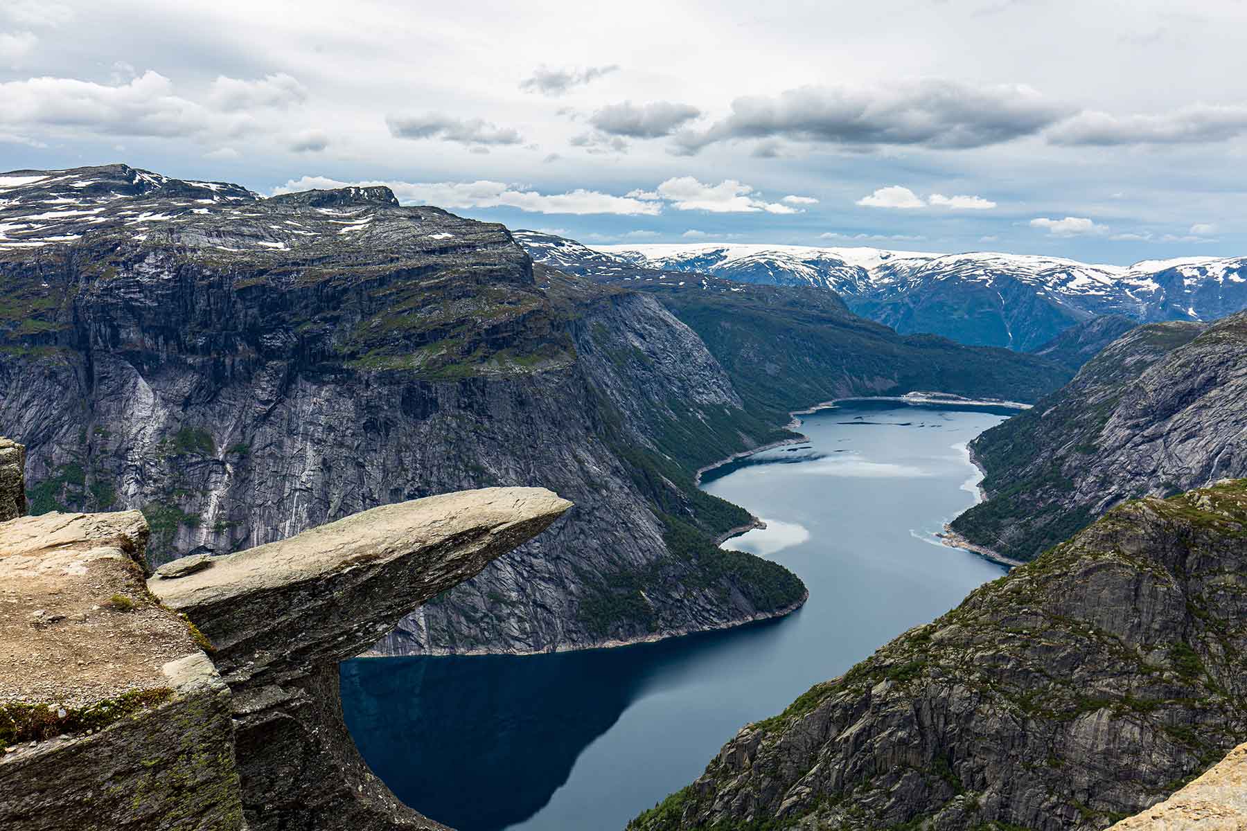 This-Is-How-You-Hike-To-Trolltunga this-is-how-you-hike-to-trolltunga