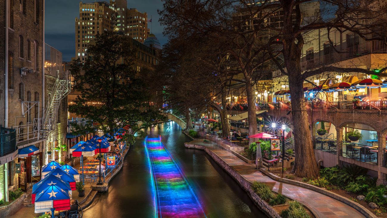 travel-shot-san-antonio-riverwalk-at-night