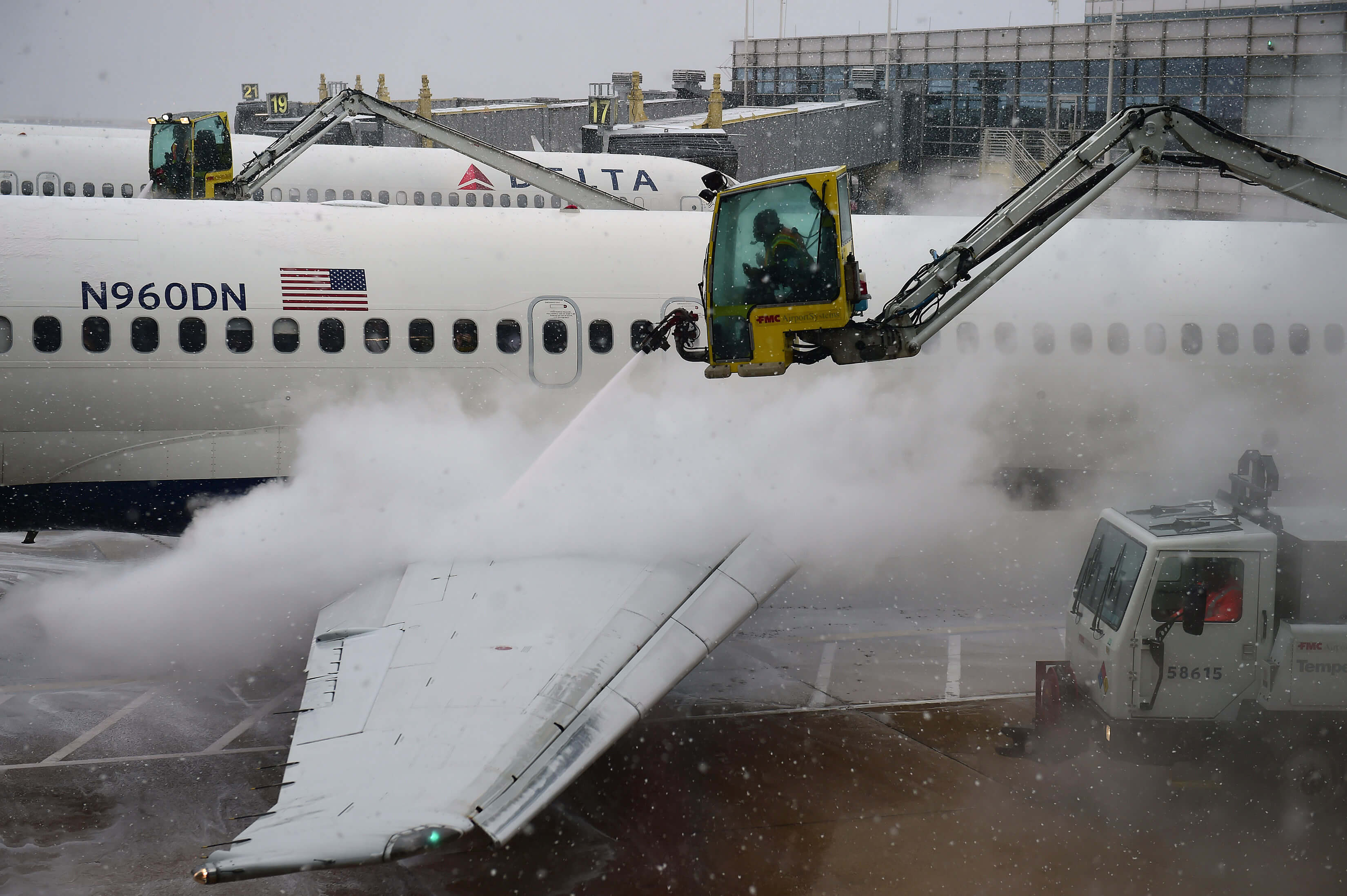 What-Is-In-Airplane-Deicer what-is-in-airplane-deicer