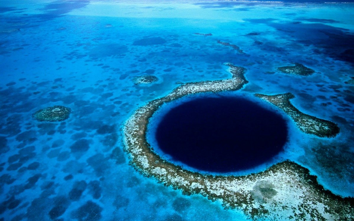 What-Is-The-Best-Way-To-See-The-Blue-Hole-Of-Belize what-is-the-best-way-to-see-the-blue-hole-of-belize
