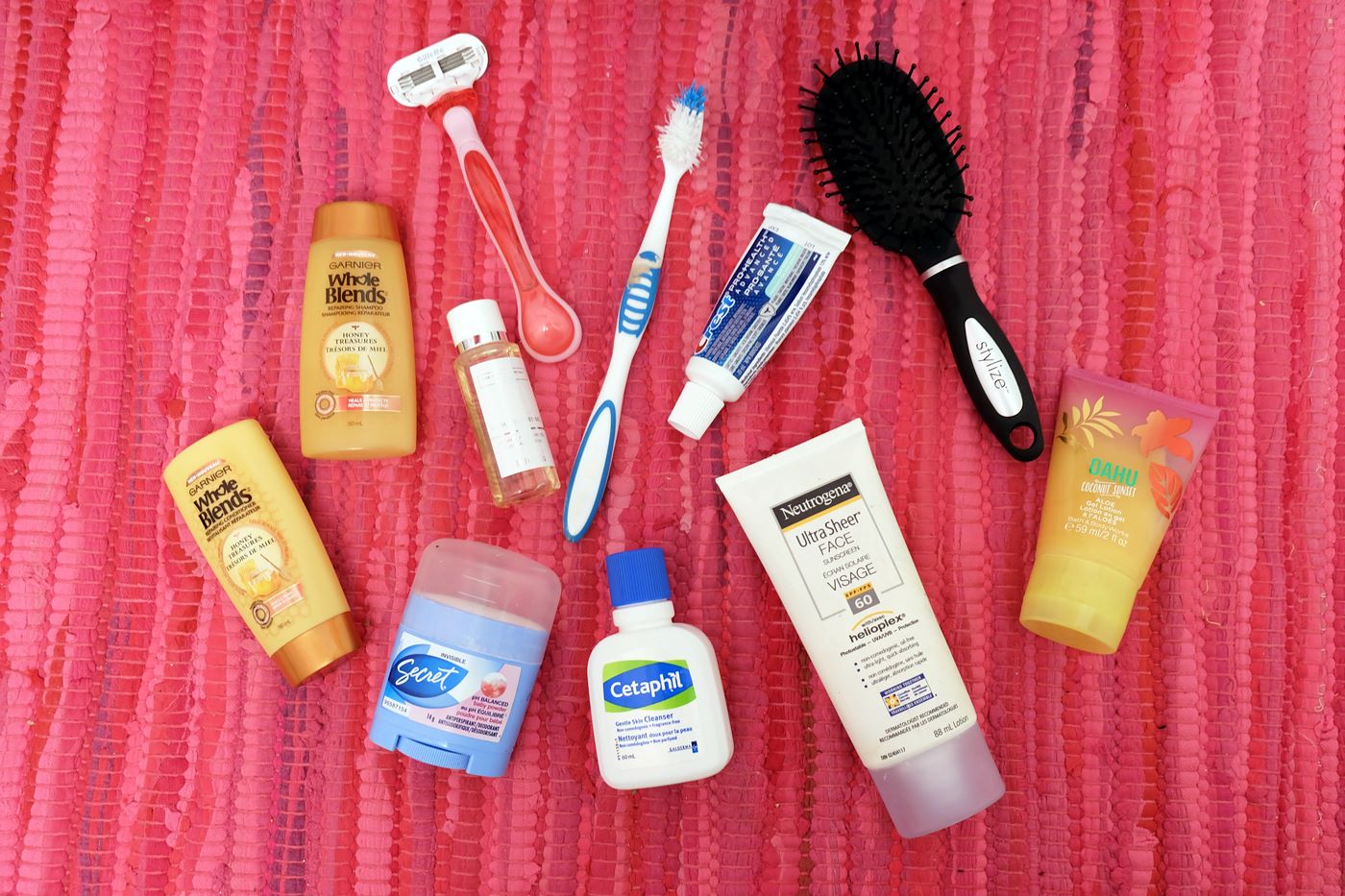 What-To-Put-In-Your-Toiletry-Bag what-to-put-in-your-toiletry-bag