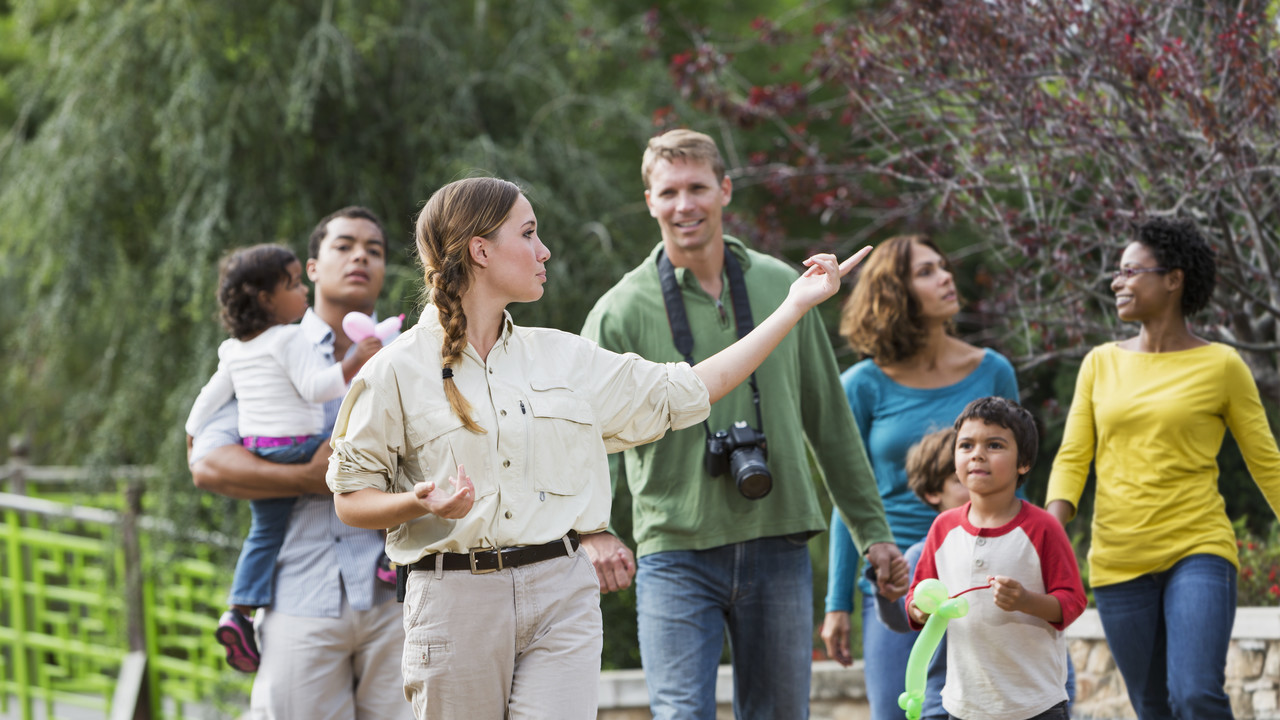 Where-Will-A-Tour-Guide-Go-Sightseeing-With-A-Customer where-will-a-tour-guide-go-sightseeing-with-a-customer