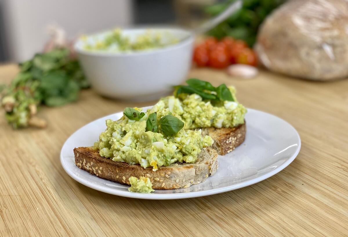 Battle-Lines-Drawn-In-The-Great-Australian-Smashed-Avo-Affair battle-lines-drawn-in-the-great-australian-smashed-avo-affair