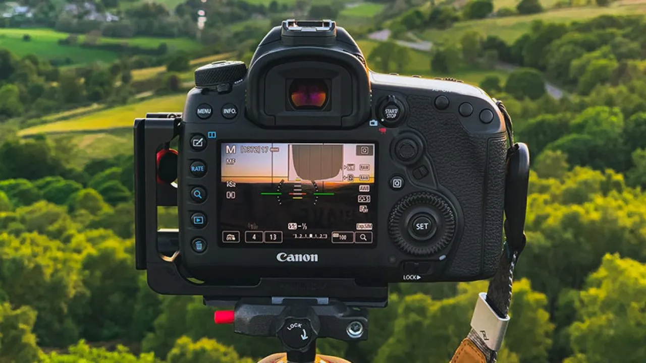 Capturing-Memories-Bringing-A-DSLR-Camera-On-Your-Mountaineering-Trip capturing-memories-bringing-a-dslr-camera-on-your-mountaineering-trip