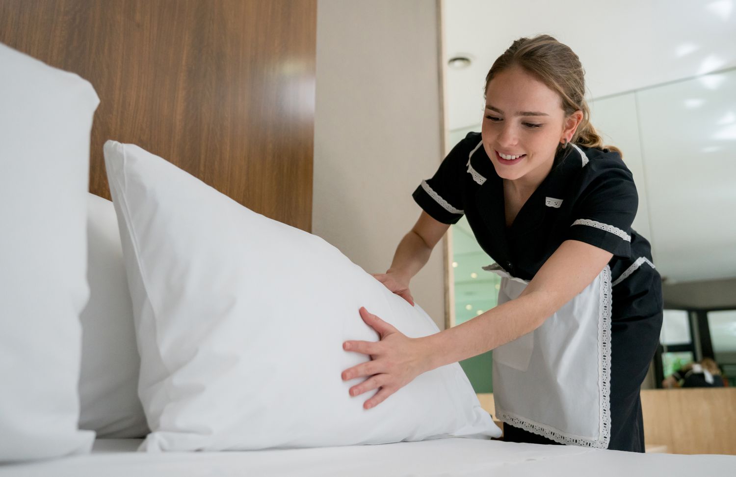 How-Much-To-Tip-A-Housekeeper-At-The-Motel how-much-to-tip-a-housekeeper-at-the-motel