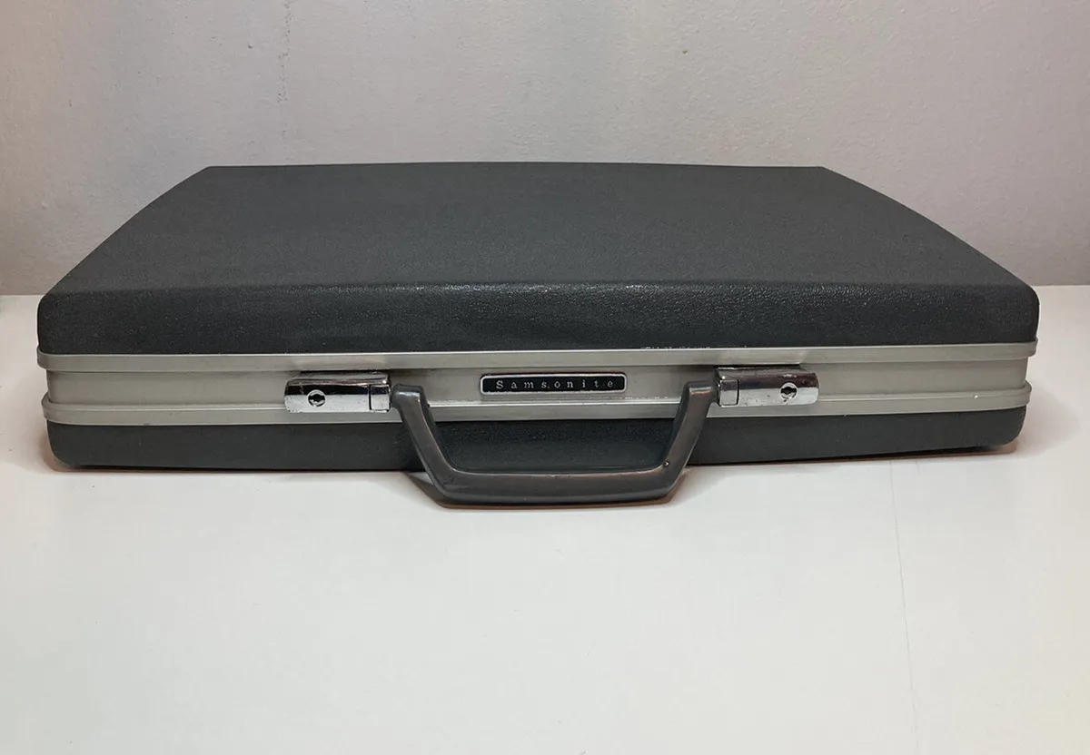 How-To-Open-A-Vintage-Samsonite-Black-Thin-Briefcase-Attache-Slim-Hard-Shell how-to-open-a-vintage-samsonite-black-thin-briefcase-attache-slim-hard-shell