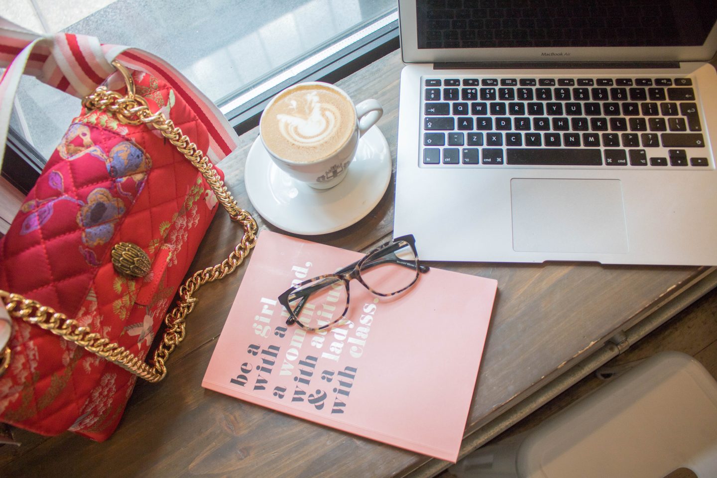 How-To-Run-A-Blog-While-Working-Full-Time how-to-run-a-blog-while-working-full-time