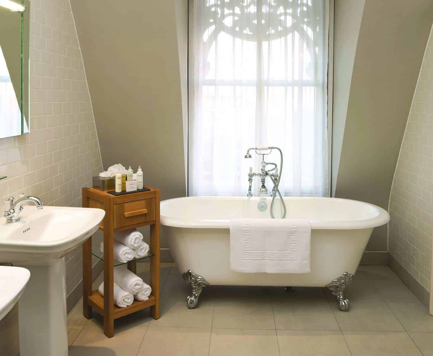 How-To-Share-A-Common-Bathroom-At-A-Bed-And-Breakfast how-to-share-a-common-bathroom-at-a-bed-and-breakfast
