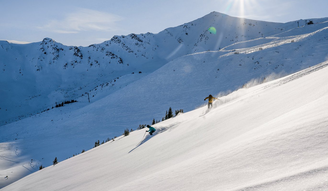 Skiing-In-Jasper-Insider-Tips-For-Visiting-Marmot-Basin-And-Planning-The-Ultimate-Ski-Vacation skiing-in-jasper-insider-tips-for-visiting-marmot-basin-and-planning-the-ultimate-ski-vacation