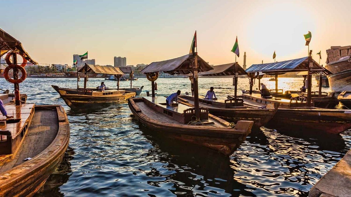 souks-and-boats-in-old-dubai