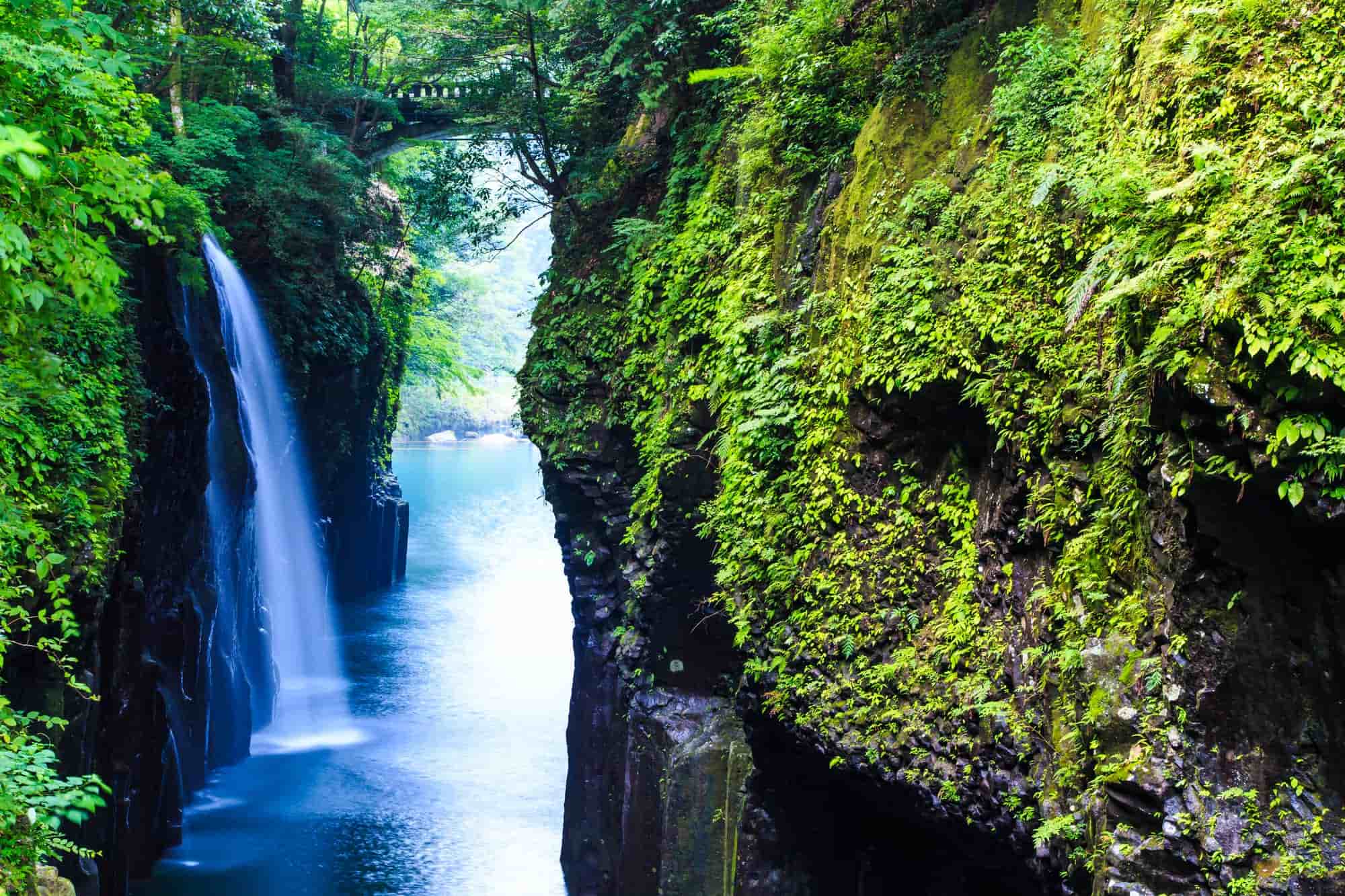 Takachiho-Gorge-In-Kyushu-Most-Beautiful-Waterfall-In-Japan takachiho-gorge-in-kyushu-most-beautiful-waterfall-in-japan
