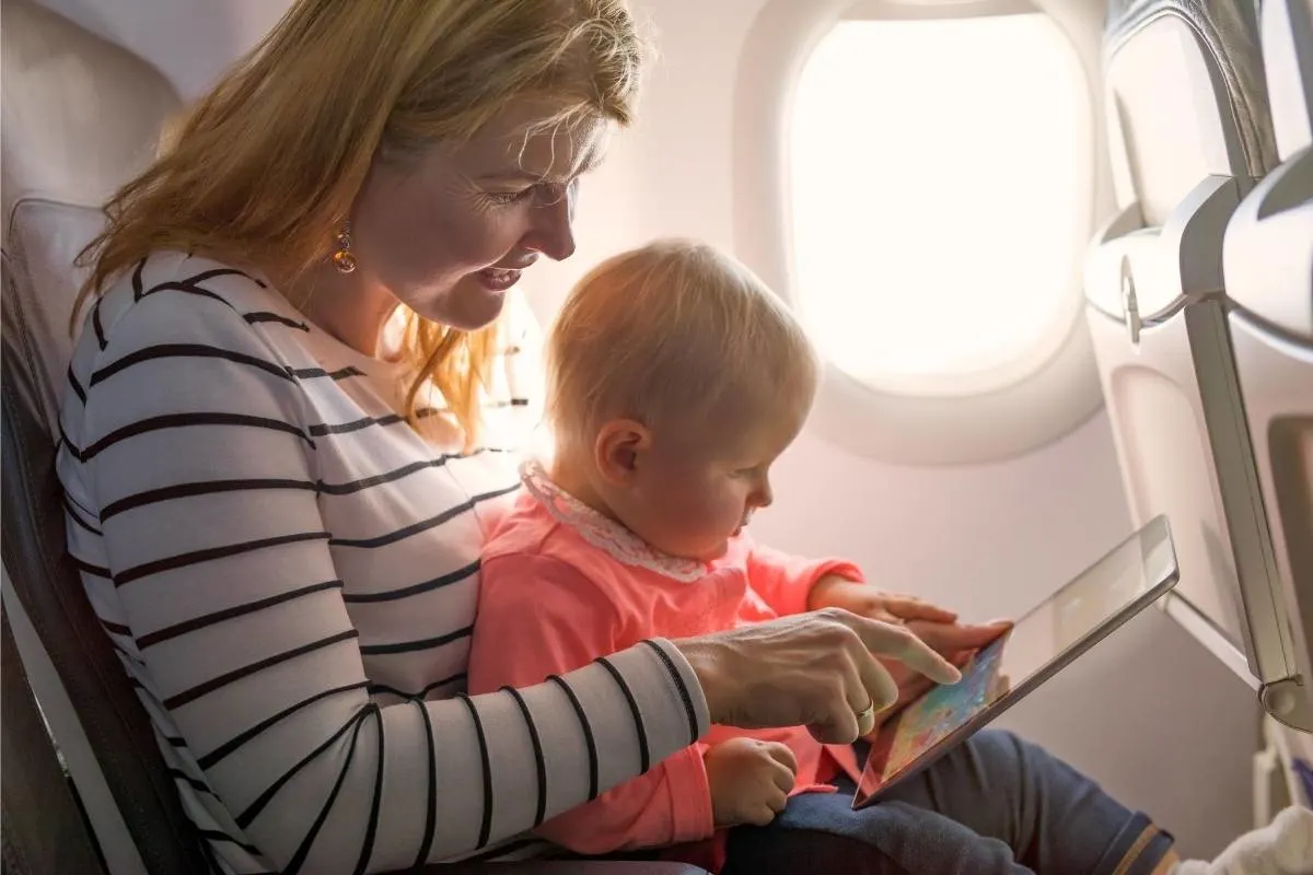What-Can-I-Do-For-My-Baby8217s-Ears-On-An-Airplane what-can-i-do-for-my-babys-ears-on-an-airplane