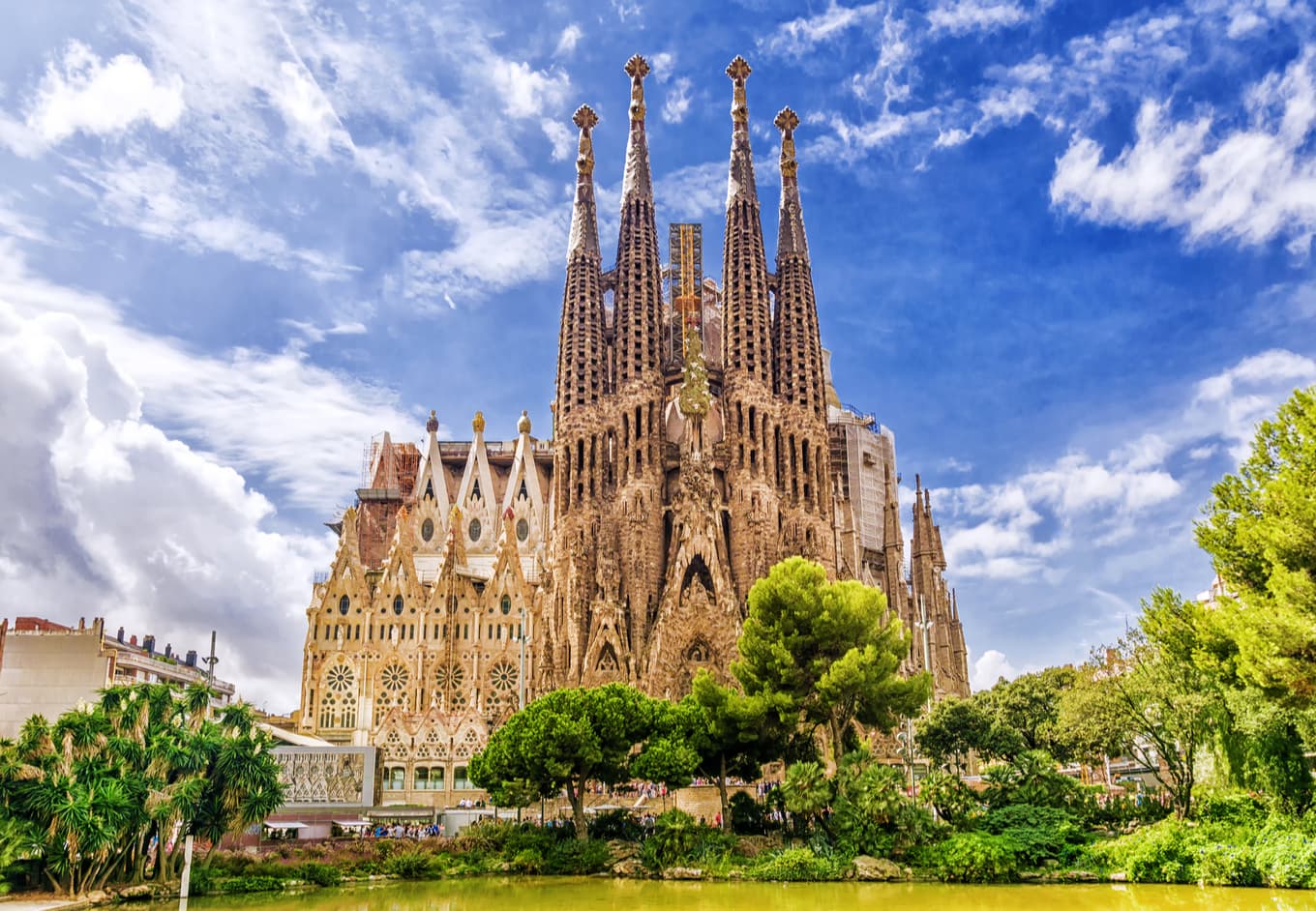 What-Central-Boulevard-In-Barcelona-Is-One-Of-The-Main-Tourist-Attractions-In-The-City what-central-boulevard-in-barcelona-is-one-of-the-main-tourist-attractions-in-the-city