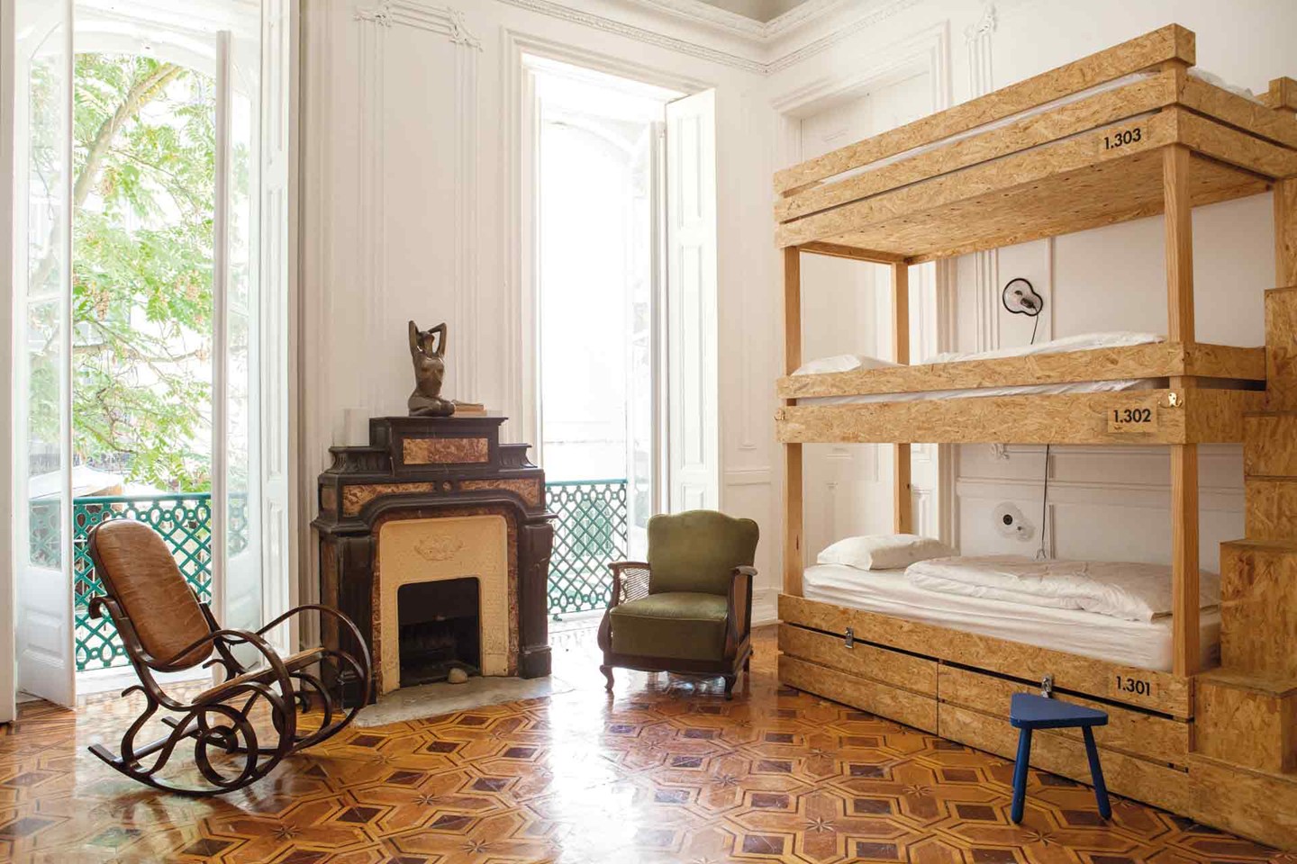 what-is-a-hostel-for-foster-kids-in-the-uk