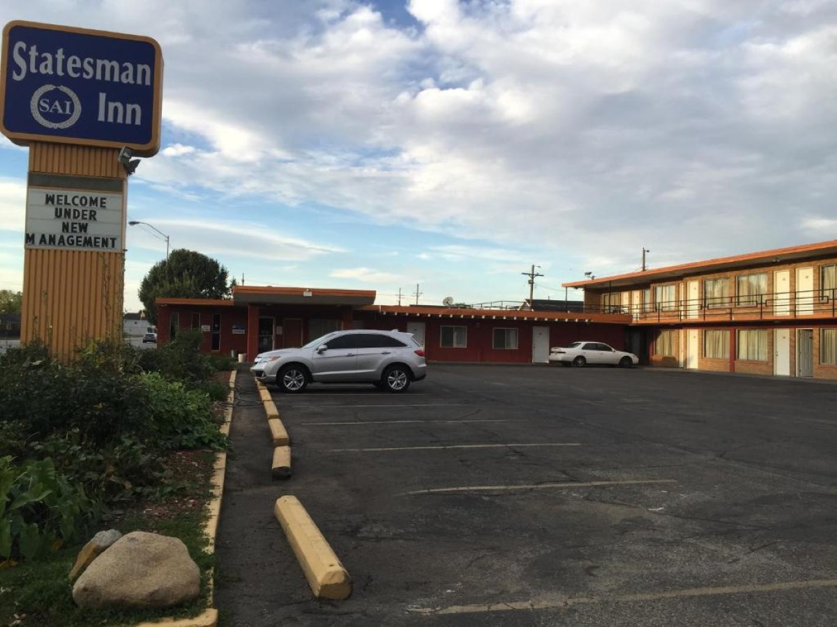 what-is-happening-at-statesman-motel-in-terre-haute-indiana
