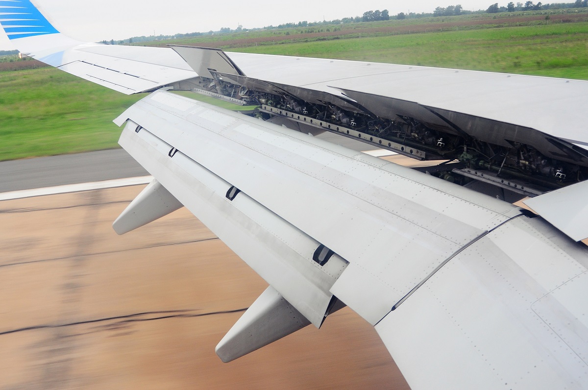 What-Is-The-Full-Flap-Operating-Range-For-The-Airplane what-is-the-full-flap-operating-range-for-the-airplane