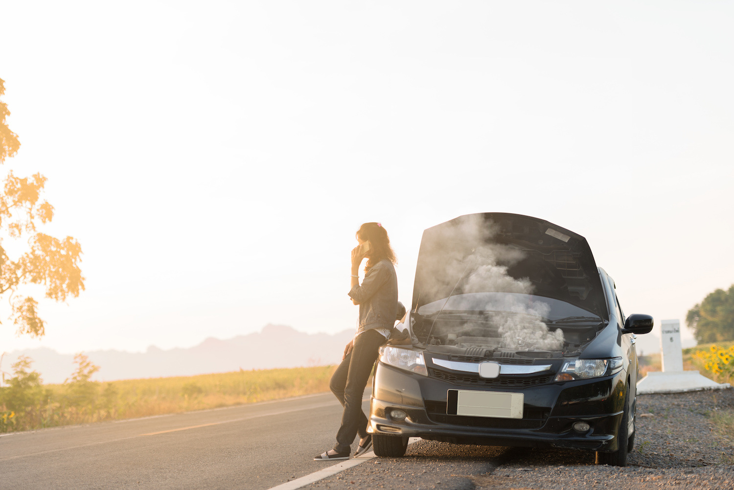 What-To-Do-If-Your-Car-Breaks-Down-On-A-Road-Trip what-to-do-if-your-car-breaks-down-on-a-road-trip
