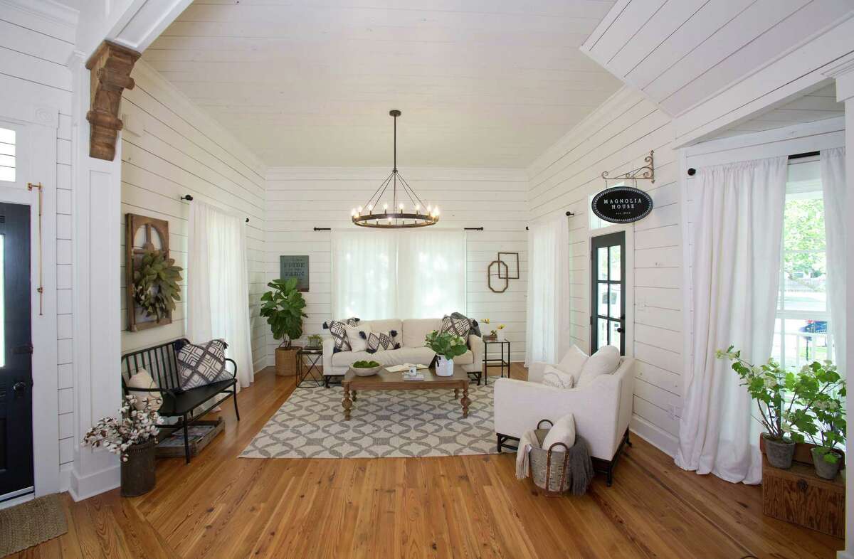 who-are-the-managers-for-chip-and-joannas-bed-and-breakfast