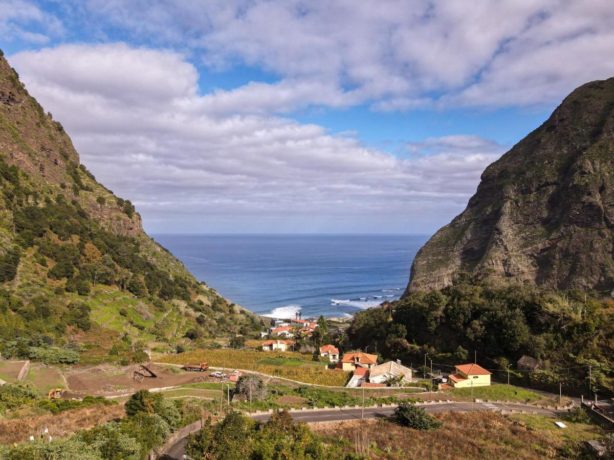 faja-do-amo-hike-in-sao-vicente-madeira
