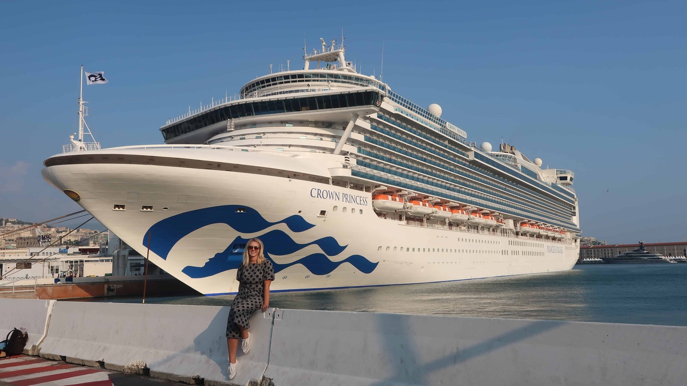 how-big-is-the-crown-princess-cruise-ship