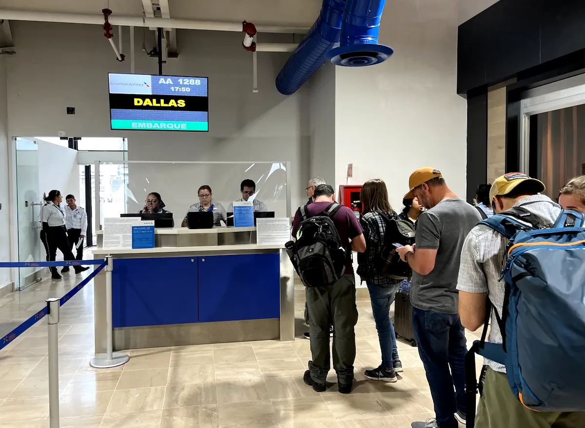 How-Long-Does-Your-Layover-Need-To-Be-To-Retrieve-Your-Bags-On-American-Airlines how-long-does-your-layover-need-to-be-to-retrieve-your-bags-on-american-airlines