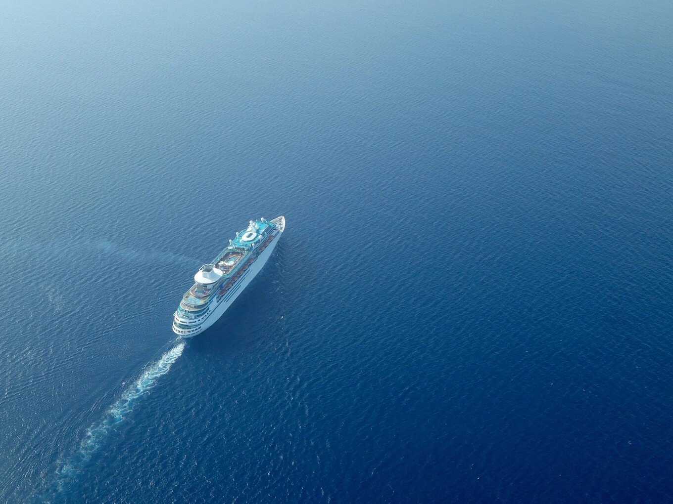 How-Long-Is-A-Cruise-Ship-In-Miles how-long-is-a-cruise-ship-in-miles
