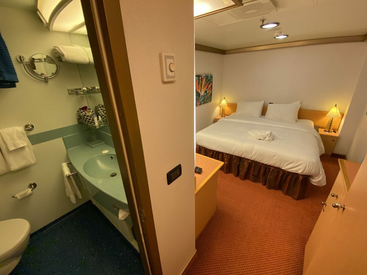 how-many-beds-are-in-a-carnival-cruise-room