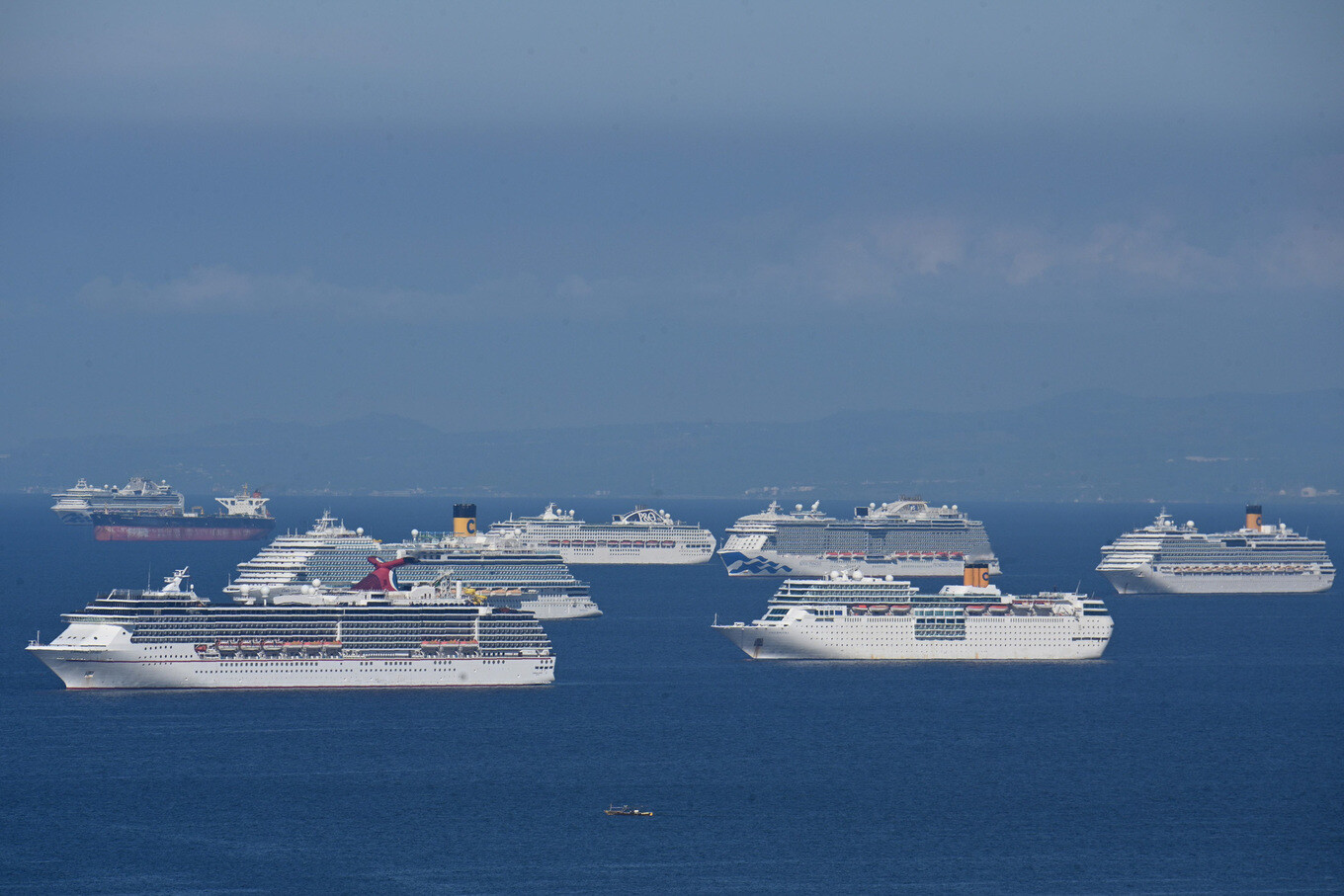 how-many-cruise-ships-are-in-the-world