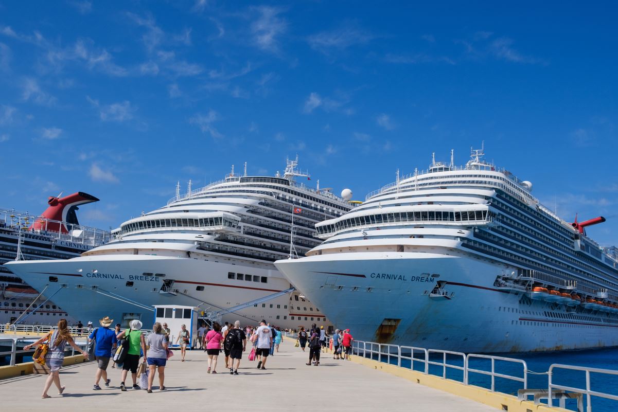 how-many-cruise-ships-in-port-cozumel