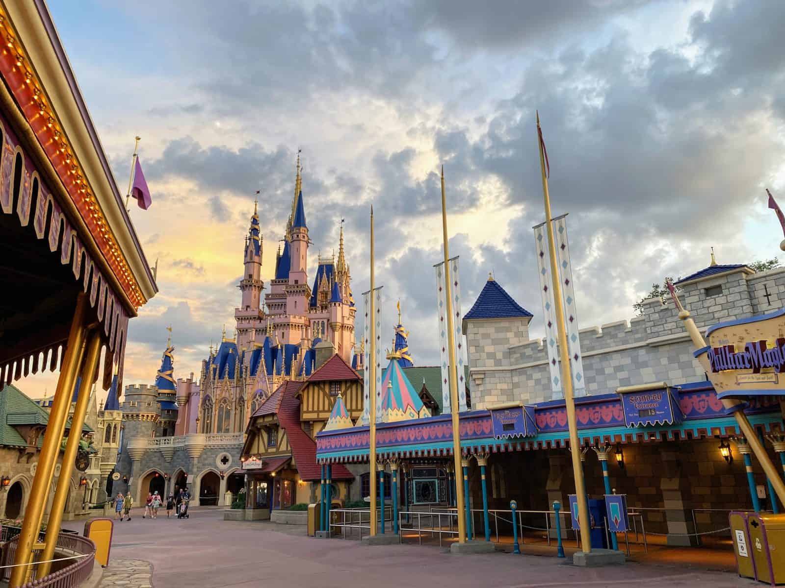 How-Much-To-Tip-A-Disney-Vip-Tour-Guide how-much-to-tip-a-disney-vip-tour-guide