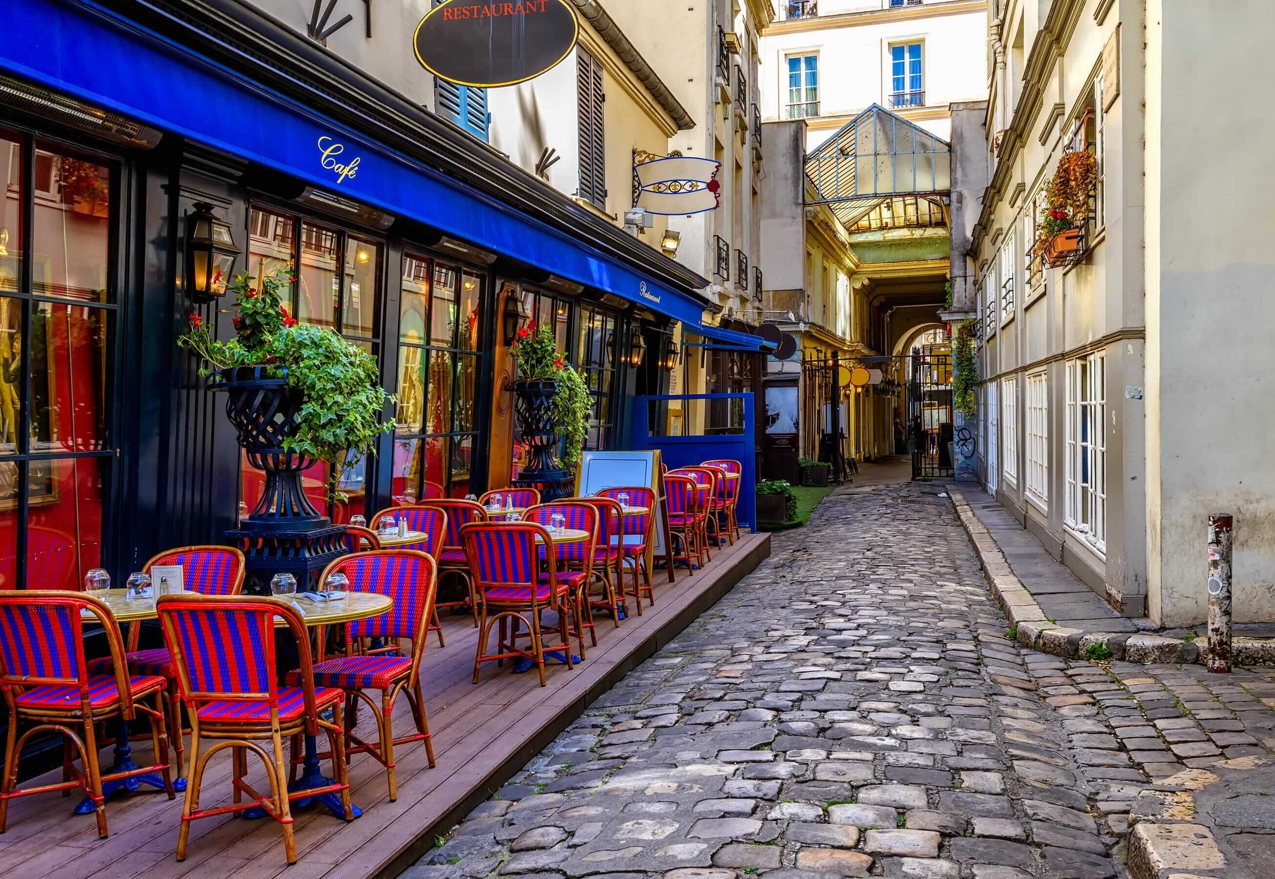 How-Much-To-Tip-A-Tour-Guide-In-France how-much-to-tip-a-tour-guide-in-france