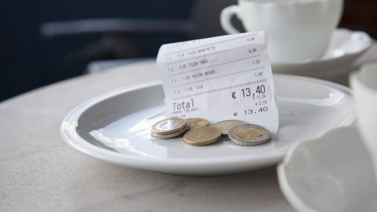 How-Much-To-Tip-A-Tour-Guide-In-Spain how-much-to-tip-a-tour-guide-in-spain