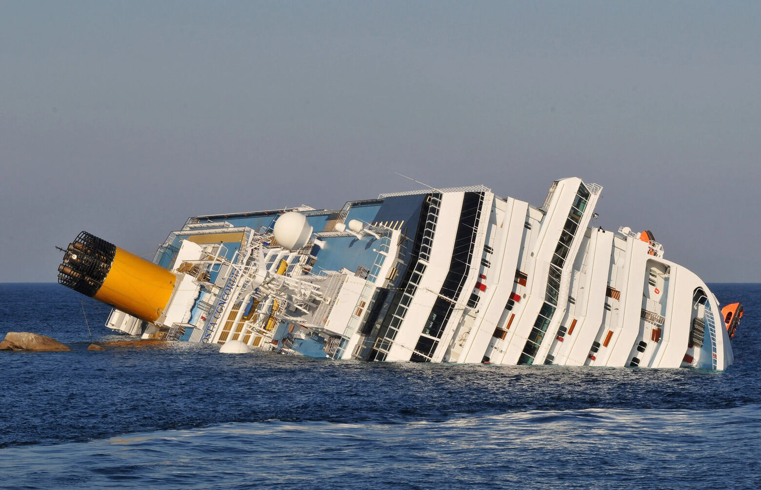 how-often-do-people-die-on-cruise-ships