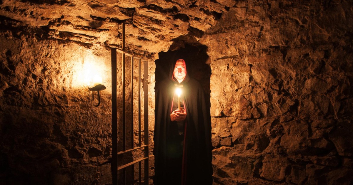 How-To-Be-A-Good-Ghost-Tour-Guide how-to-be-a-good-ghost-tour-guide