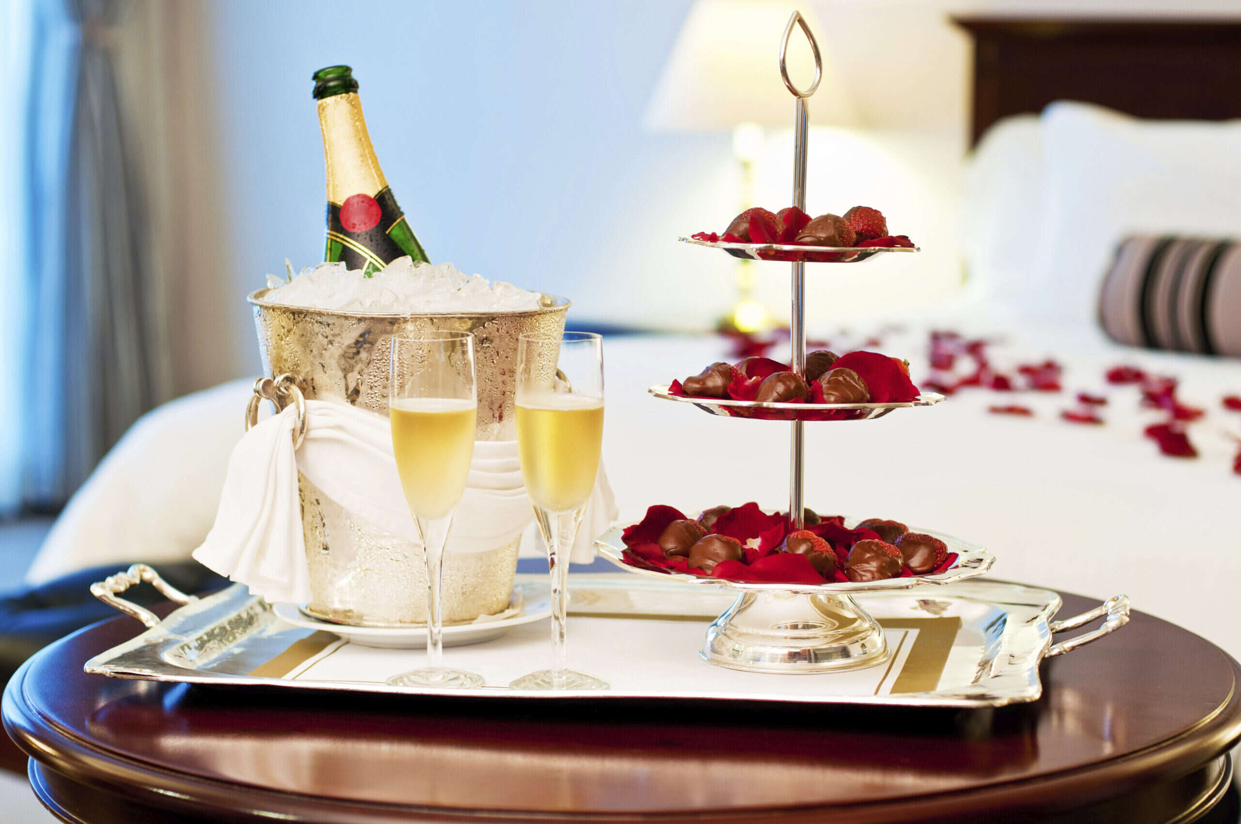 How-To-Book-A-Honeymoon-Suite how-to-book-a-honeymoon-suite