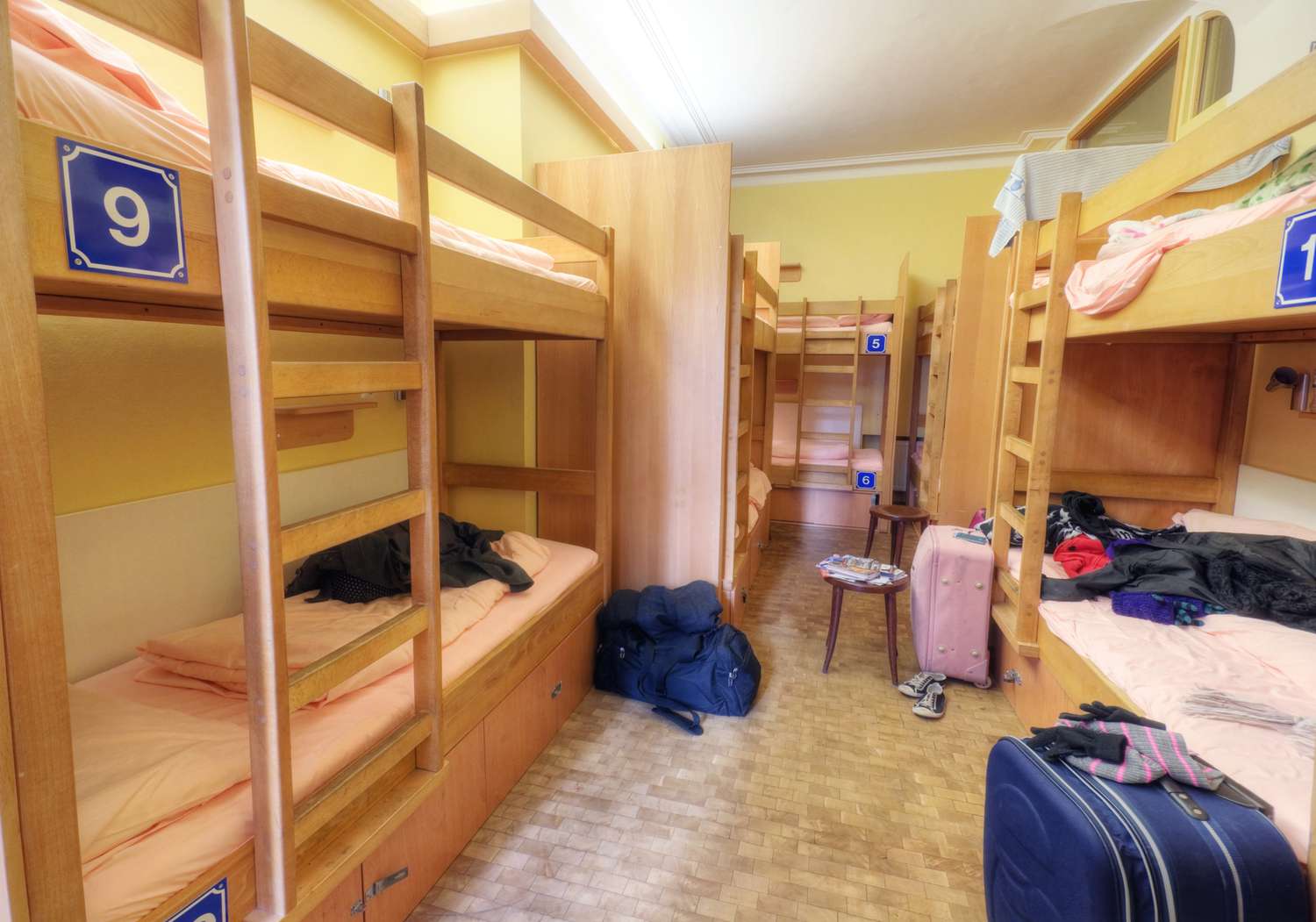 How-To-Handle-Hostel-Work-Place how-to-handle-hostel-work-place